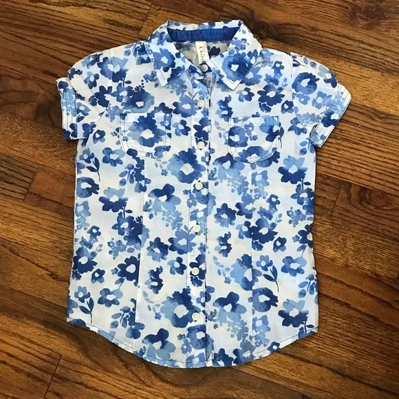 Cherokee Blue Flower Floral Print Blouse
Size Small 6 / 7
Hawaiian Button Down - Picture 1 of 12